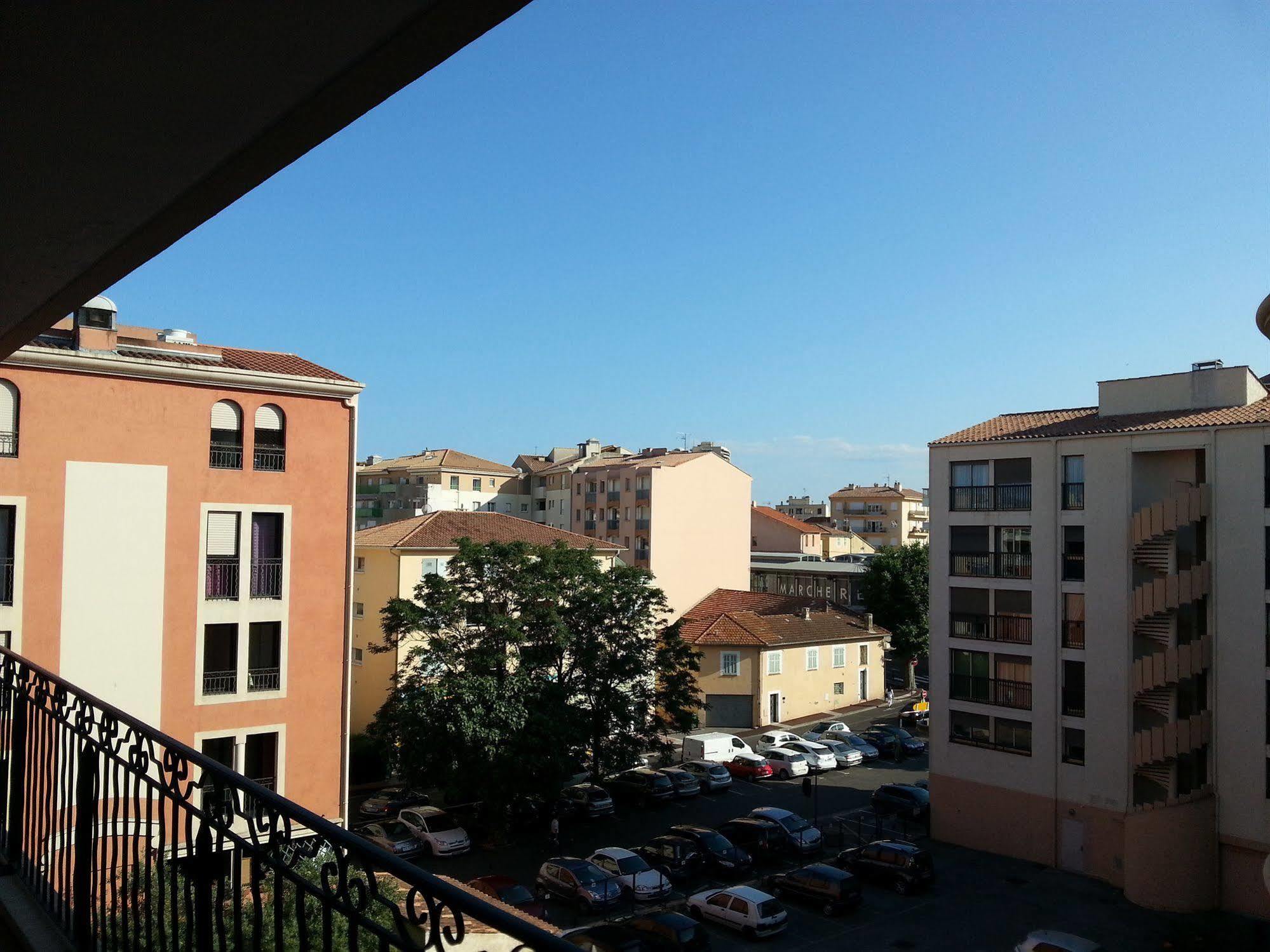 Residences Les Venitiennes Saint-Raphaël Extérieur photo